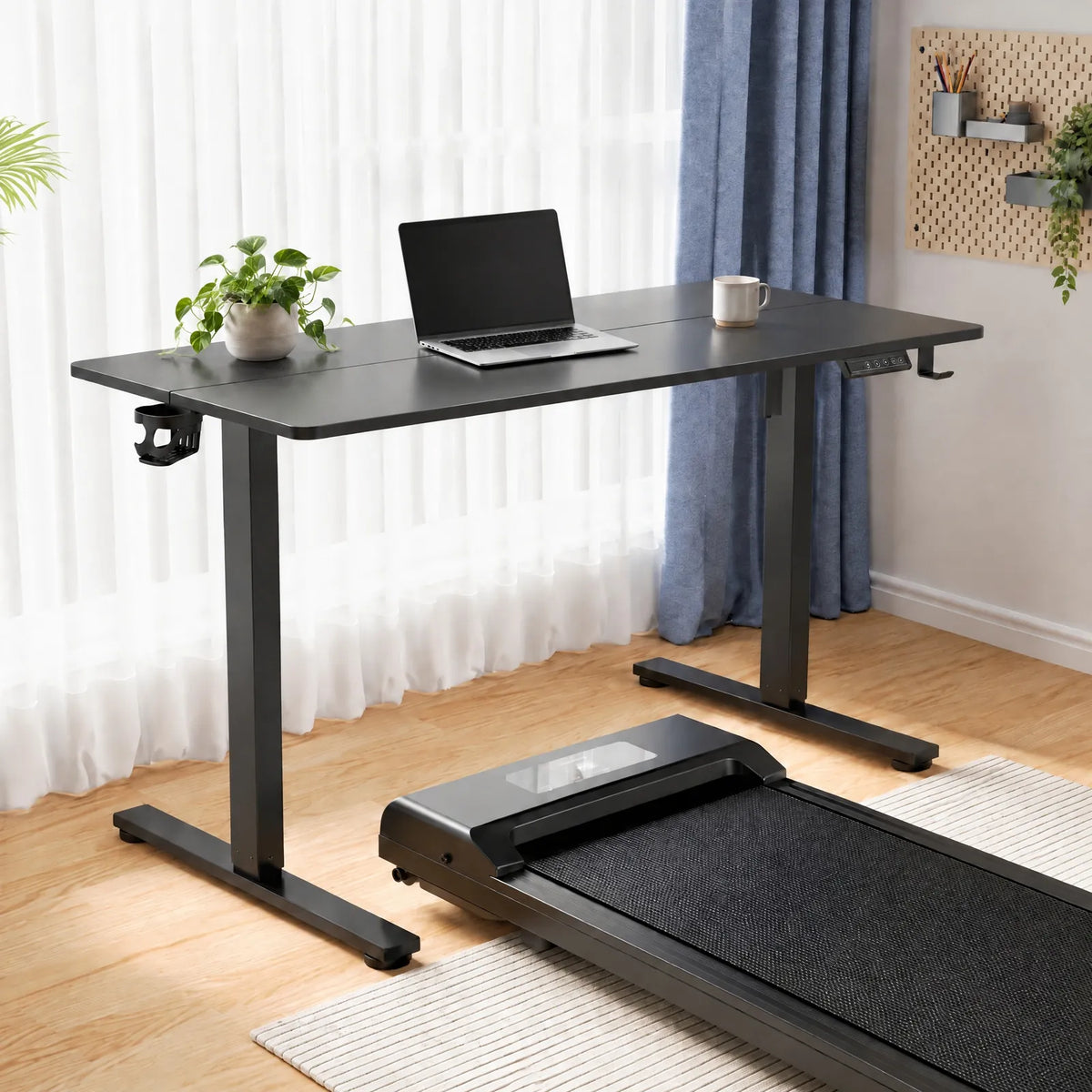 Bureau électrique réglable en hauteur noir 120 x 60 cm avec porte-gobelet
